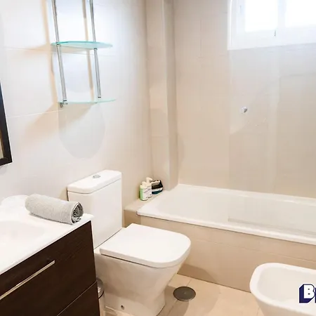 Cozy 2-story Townhouse Family-friendly *