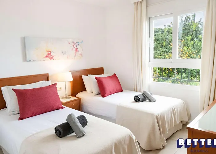 Cozy 2-story Townhouse Family-friendly Casa de Férias